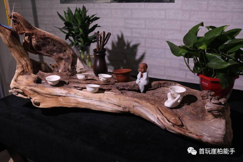 担心崖柏会开裂？了解崖柏开裂原因后对症下药