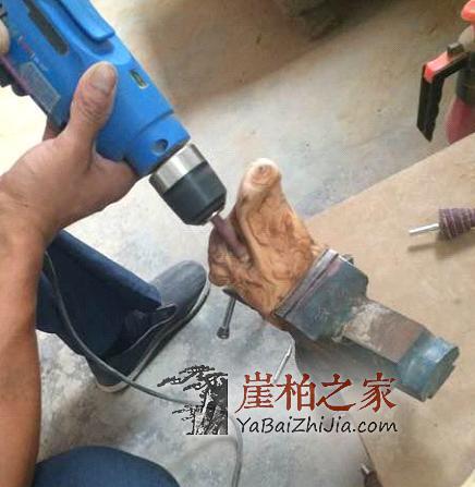 看民间高手如何把丑陋的崖柏根变成精美的手把件的?-8
