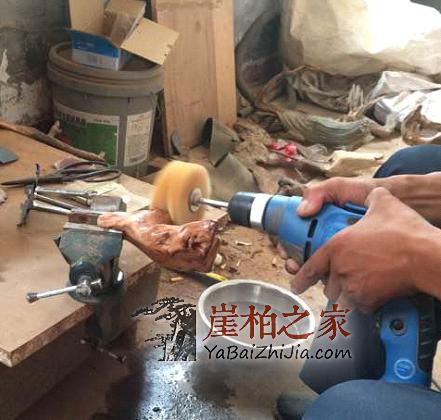 看民间高手如何把丑陋的崖柏根变成精美的手把件的?-9