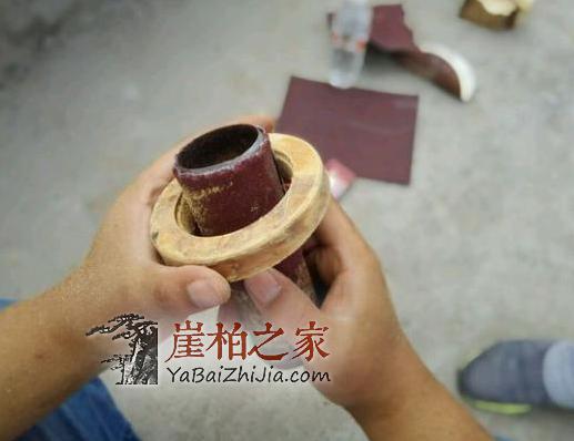 废料逆袭!直播玩家用崖柏做手镯,没瘤花也很美!-3