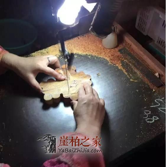 直击崖柏老料开料现场,油性十足的崖柏珠子新鲜出炉!-4