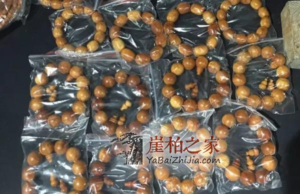 如何正确的盘玩崖柏手串,以及把件?不是天天随便拿在手上搓就可以的-1