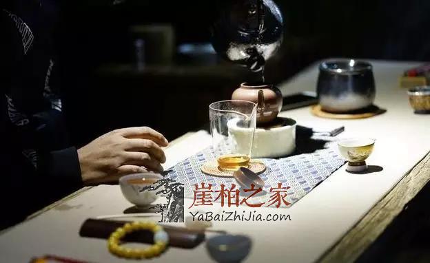 撩得妹子心里痒痒的!文玩跟大叔果然是绝配-3