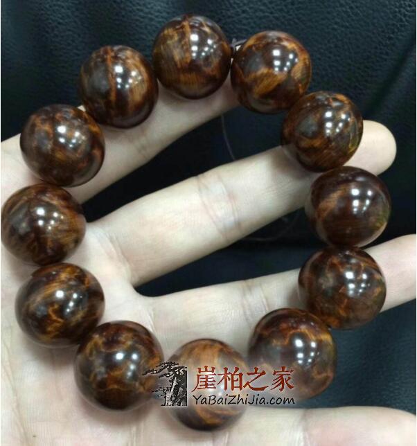 龙胆纹崖柏手串与闪电纹崖柏手串究竟有何区别?-5