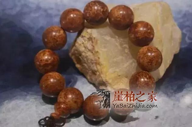 寒冷的冬季如何保养你心爱的崖柏手串?-3