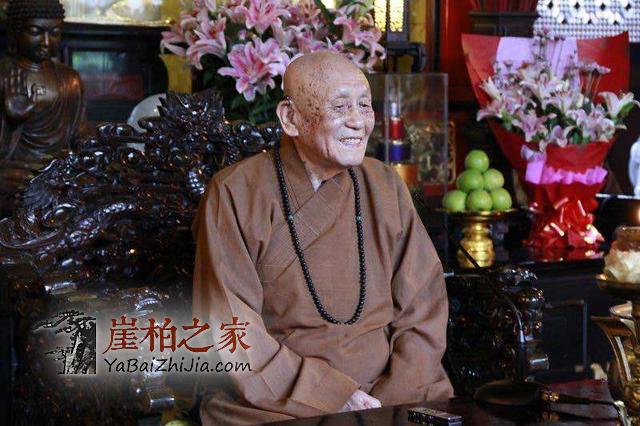 文玩爱好者必知:佛教108颗的佛珠到底应该如何佩戴-1