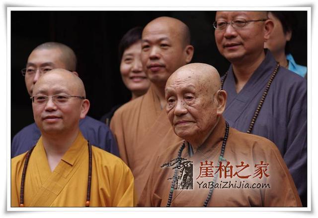 文玩爱好者必知:佛教108颗的佛珠到底应该如何佩戴-2
