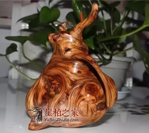 崖柏手把件如何挑选?记住六点让你挑选完美把件-1