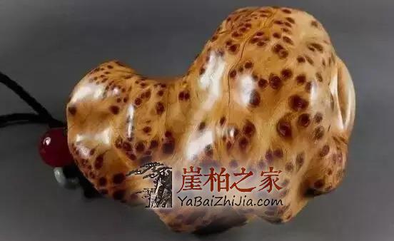 崖柏手把件如何挑选?记住六点让你挑选完美把件-3