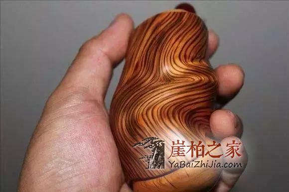 崖柏手把件如何挑选?记住六点让你挑选完美把件-4